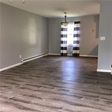 37 N Poplar St, Jefferson, OH 44047 - photo 2