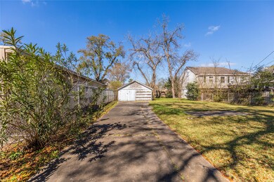 211 Caplin St, Houston, TX 77022 - photo 3