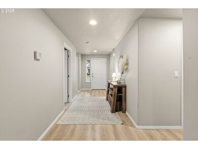 4970 Squirrel St, Springfield, OR 97478 - photo 5