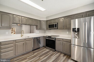 20563 Lowfield Dr, Germantown, MD 20874 - photo 7