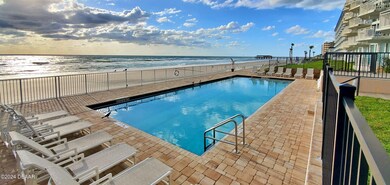 01 WS Pool Ocean South View