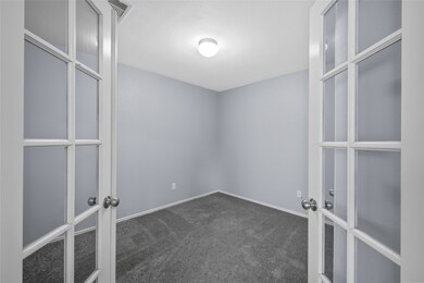 8831 Summerset Meadow Ct, Houston, TX 77075 - photo 5