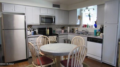Eat-in kitchen
