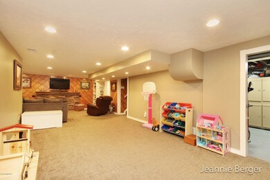 1937 Whitmore Ave NW, Grand Rapids, MI 49534 - photo 6