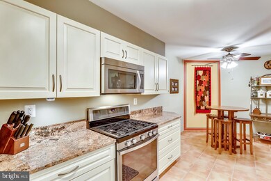 5829 Cove Landing Rd unit 102, Burke, VA 22015 - photo 2