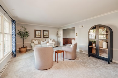 6210 Fisher Ln, Greendale, WI 53129 - photo 5