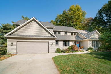6256_Windrift_Ave_02