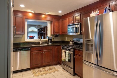 371 Winding Pond Rd unit 371, Londonderry, NH 03053 - photo 2