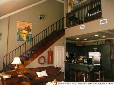 Livingroom with view to Bonus Area