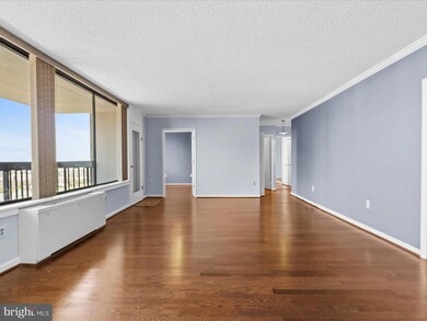 Skyline Plaza unit 2105S, Baileys Crossroads, VA 22041 - photo 7