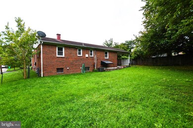 8802 Orbit Ln, Lanham, MD 20706 - photo 5