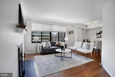 3 Washington Cir NW unit 1003, Washington, DC 20037 - photo 4