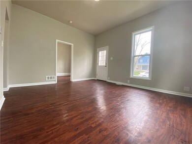 1122 23rd St, Des Moines, IA 50311 - photo 6