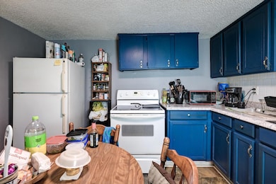 734 Joplin St, Neosho, MO 64850 - photo 5