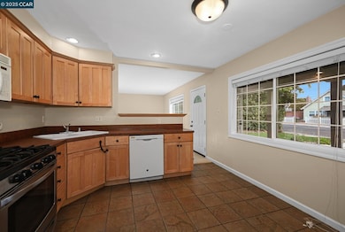 1337 Cape Cod Way, Concord, CA 94521 - photo 6