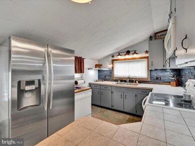 51 Penn St, Lenhartsville, PA 19534 - photo 7