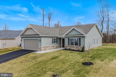 95 Boothbay Dr, Martinsburg, WV 25403 - photo 2