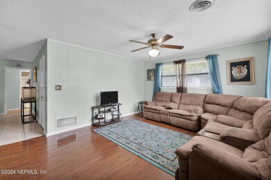 6886 Tom Thumb Dr, Jacksonville, FL 32210 - photo 7