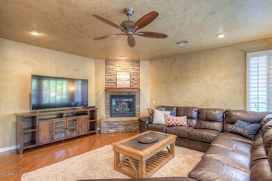 Family Room (2)-SMALL
