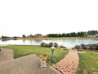 109 Adele Ct, Jacksonville, IL 62650 - photo 4