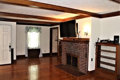 8 White Oak Rd, West Roxbury, MA 02132 - photo 3