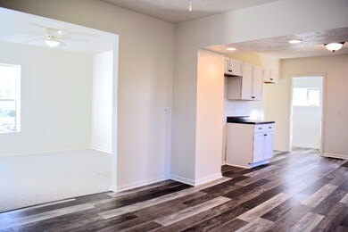 Living Room/Dining Area/Kitchen