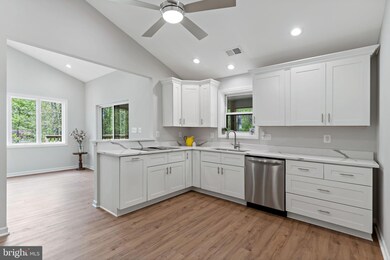 68 Mountain Dew Ln, Harpers Ferry, WV 25425 - photo 4