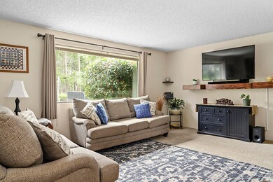 4 Living Room