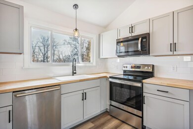 10-web-or-mls-1512-lillian-ln