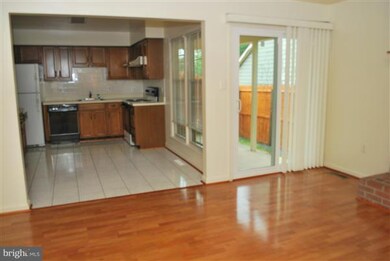 9211 Hunting Pines Place, Fairfax, VA 22032 - photo 3