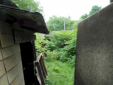 5 house to fence