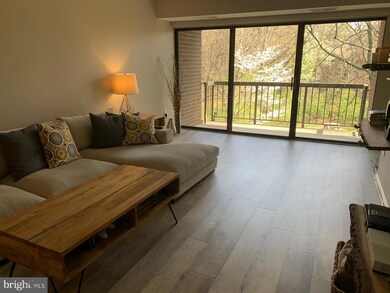 3105 Buccaneer Ct unit 202, Fairfax, VA 22031 - photo 2