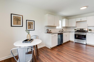 7-web-or-mls-1467-bycroft-rd