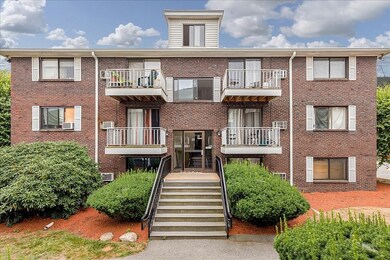 270 E Haverhill St unit 20, Lawrence, MA 01841 - photo 3