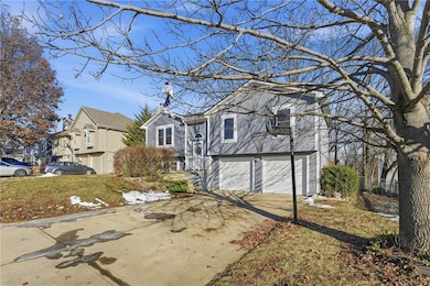 918 SE Kingscross Rd, Blue Springs, MO 64014 - photo 2