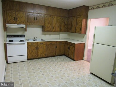 11 S Church St unit 3, Waynesboro, PA 17268 - photo 3