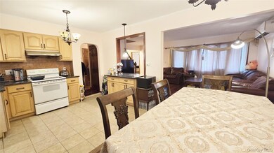 81-48 192nd St, Jamaica, NY 11423 - photo 6