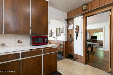Kitchen to Nook