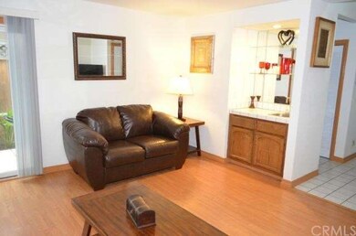 FAMILY ROOM WITH WET BAR