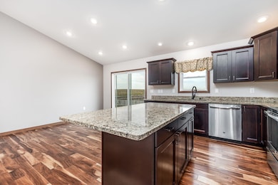 360 Shrewsbury Ln, Dubuque, IA 52003 - photo 7