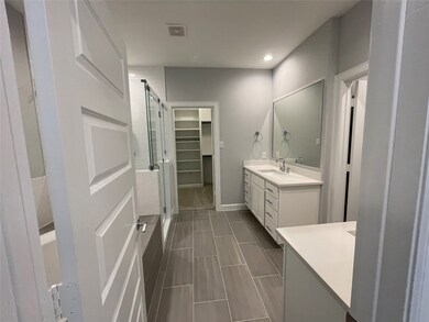 911 W 35th St, Houston, TX 77018 - photo 6