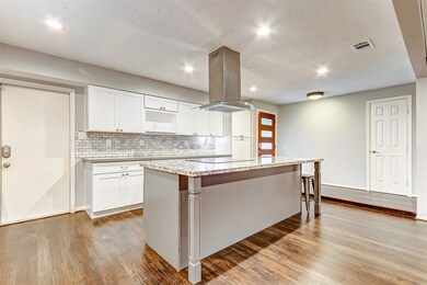 5302 Apple Blossom Ln, Friendswood, TX 77546 - photo 5