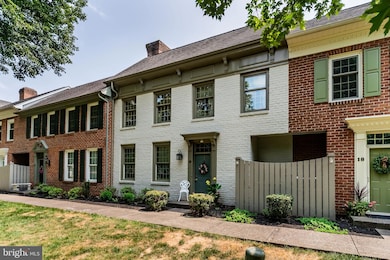 19 Kensington Square, Mechanicsburg, PA 17050 - photo 2