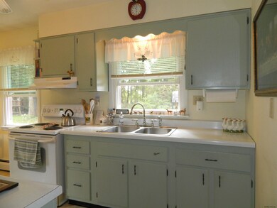 330 Madison Ave unit 332 Madison Av East, Rensselaer, NY 12144 - photo 5