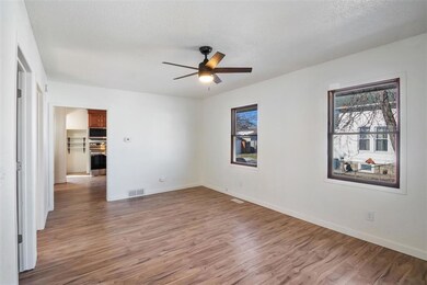 1116 10th St NW, Cedar Rapids, IA 52405 - photo 4