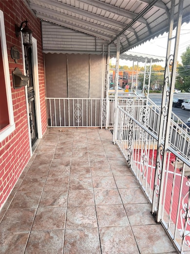 1047 E 217th St, Bronx, NY 10469 - photo 3