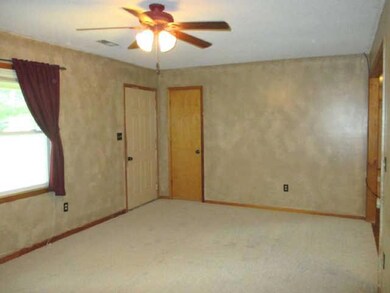 259 Lou Ellen Dr, Manchester, TN 37355 - photo 2