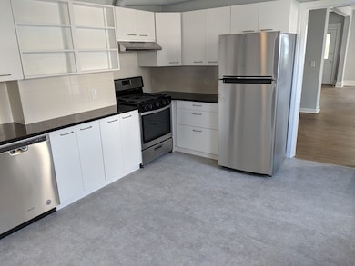 15 Sharon St unit 15, Waltham, MA 02453 - photo 2