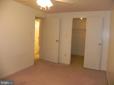 14101 Aldora Cir, Burtonsville, MD 20866 - photo 7