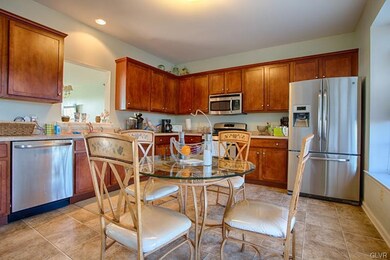2061 Huntington Ln, Easton, PA 18040 - photo 4